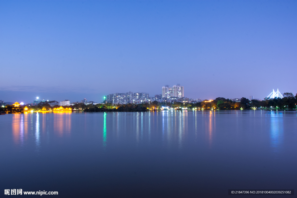 惠州西湖夜晚景色