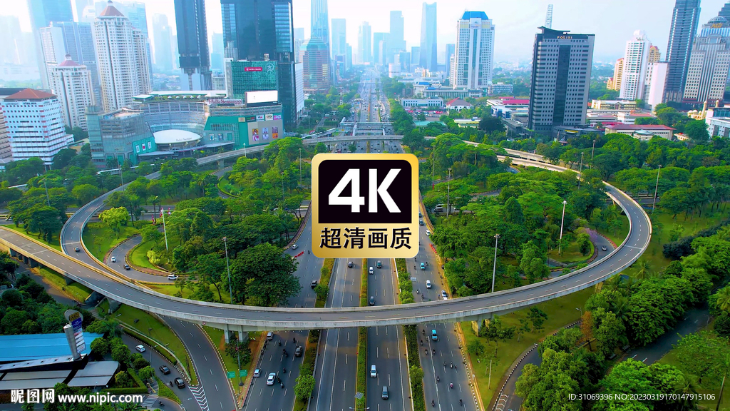 現(xiàn)代城市圓形立交橋美景