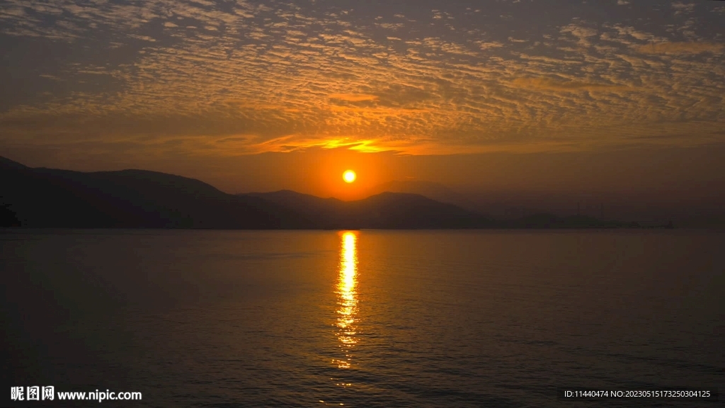 大海海边清晨日出风光4K航拍视