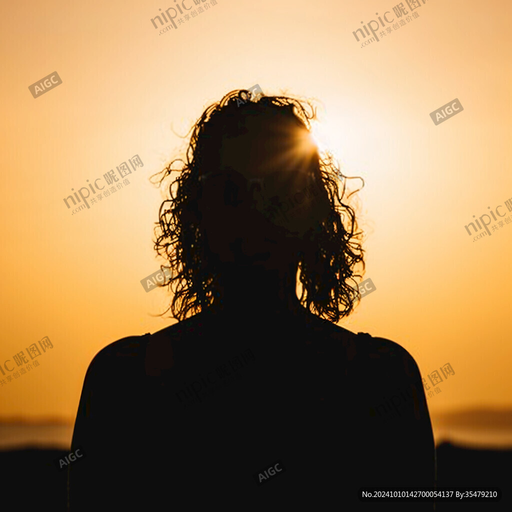 夕陽美女背影