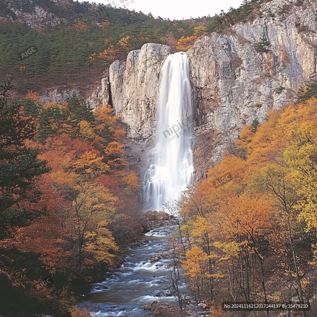 紅葉飛瀑