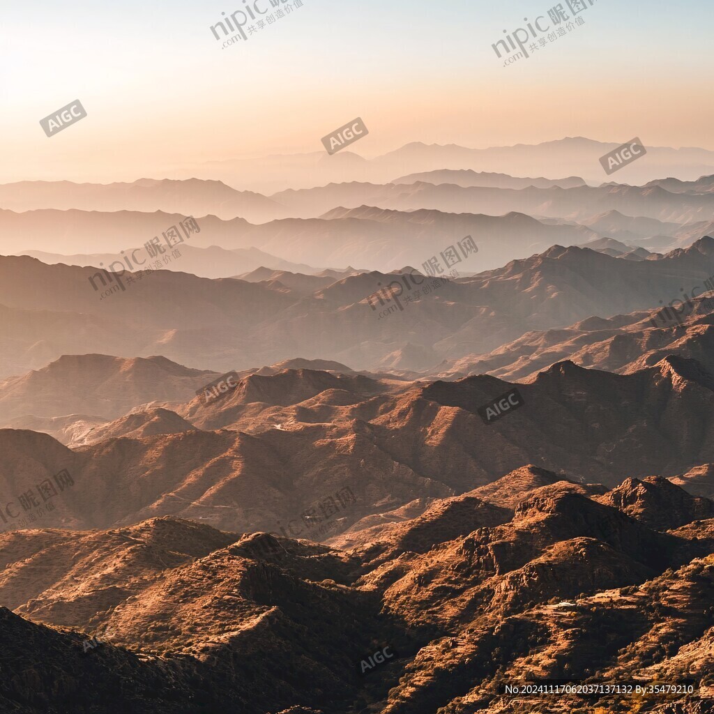 連綿山嶺