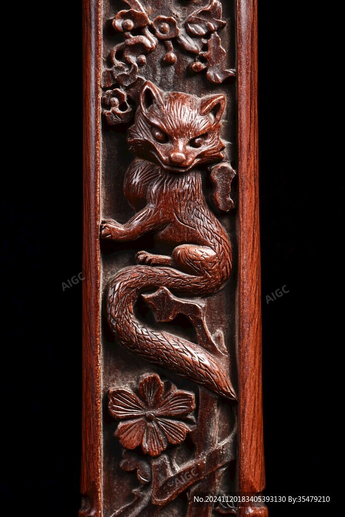 螭虎紋木鎮(zhèn)尺