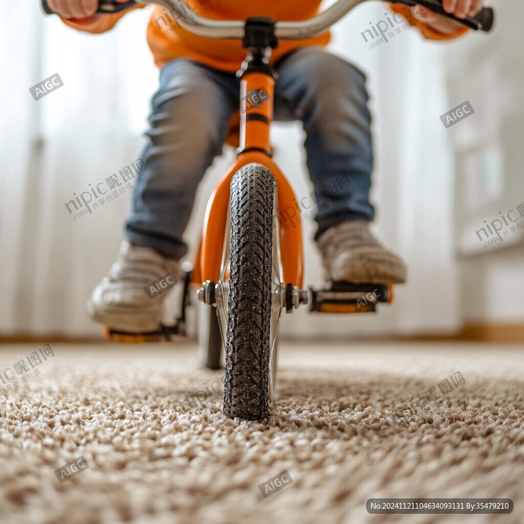 小孩踩單車