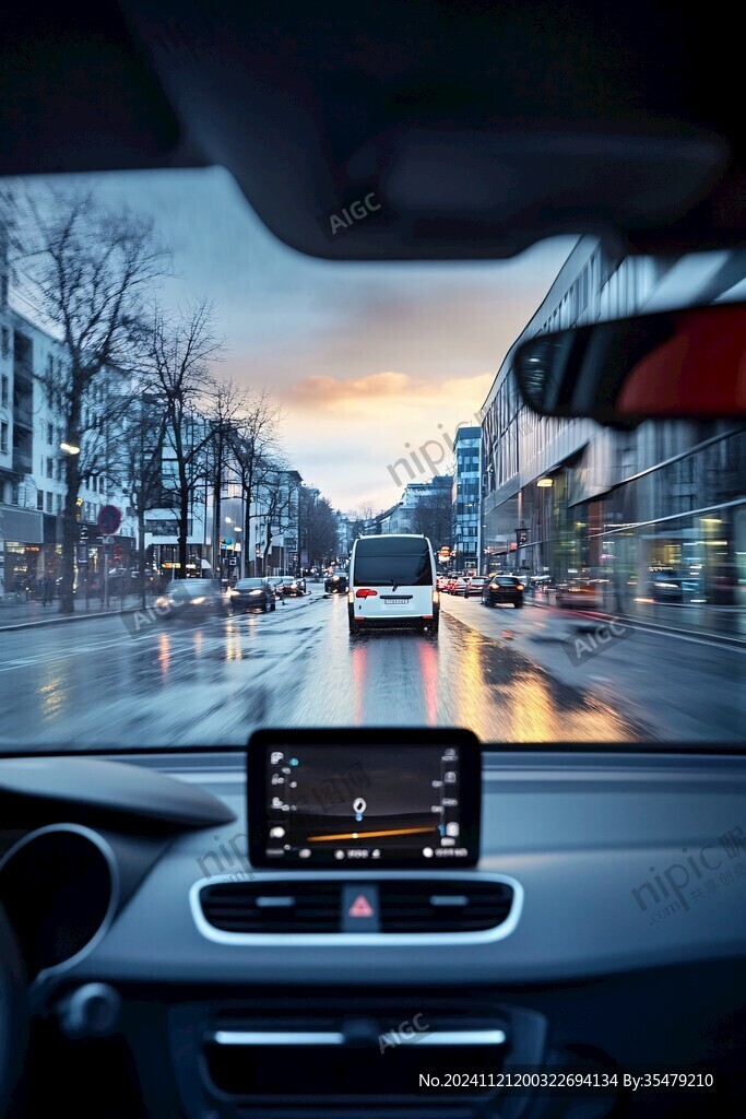 繁華街道汽車