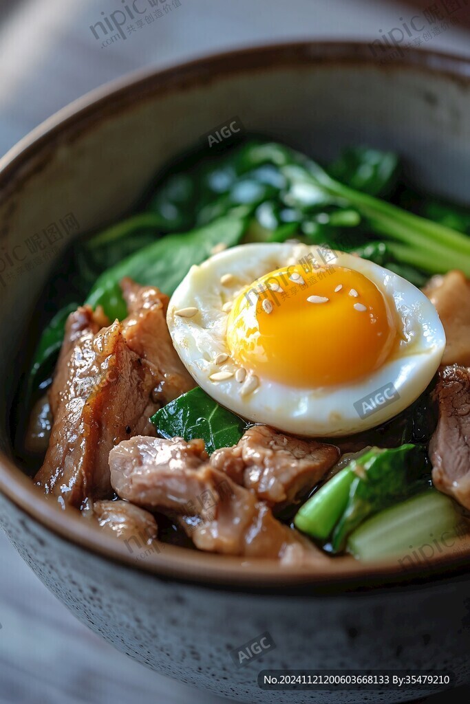 鹵肉蛋面