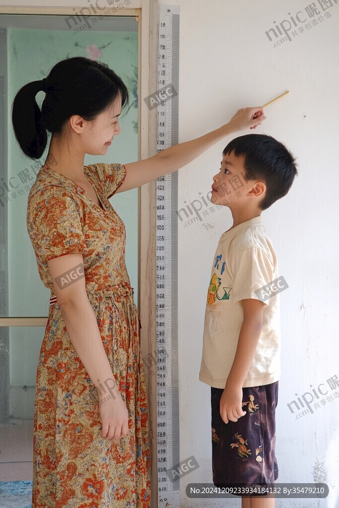 男女測身高