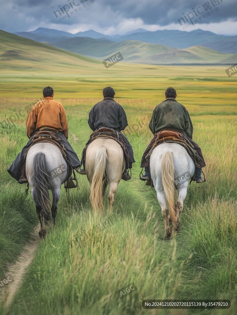 草原上騎馬游人