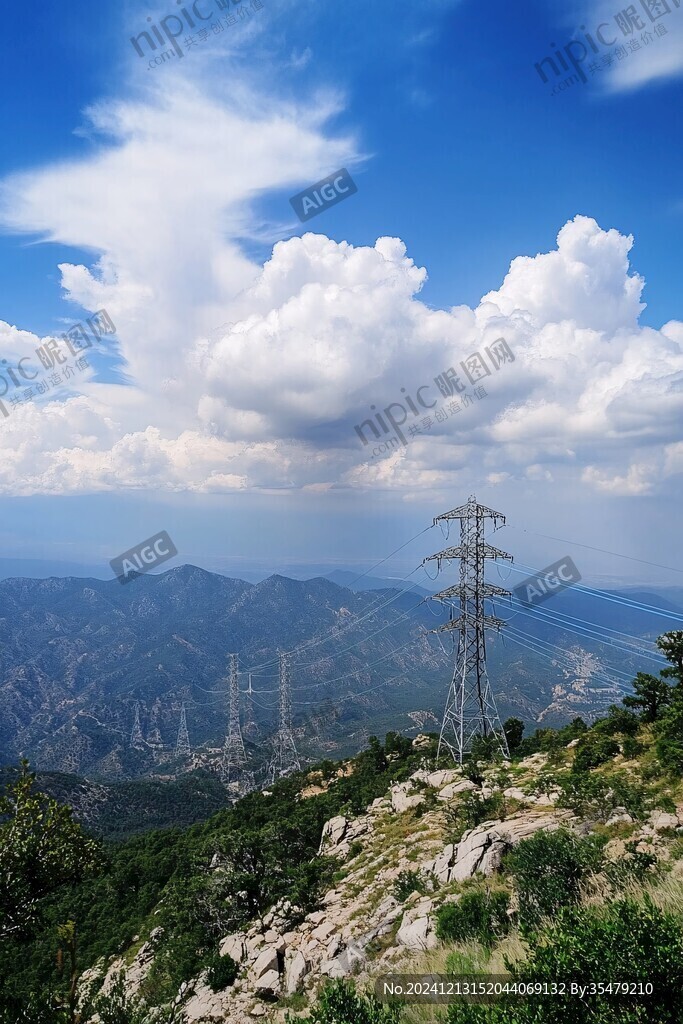 山巒鐵塔線纜
