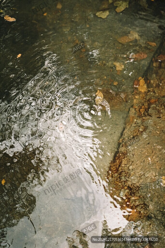 秋水冰涼