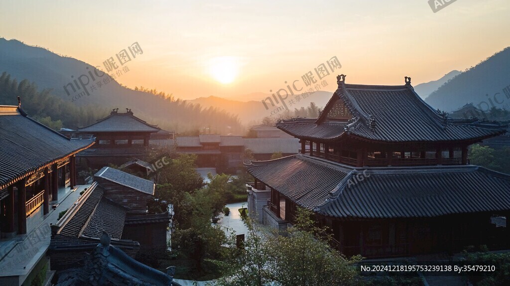 晚霞下的尼山圣境