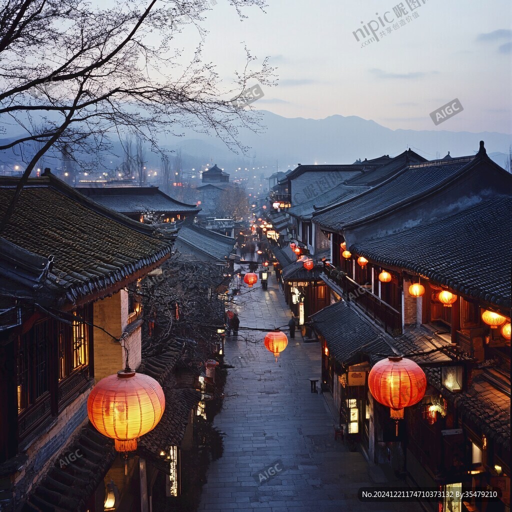 掛滿燈籠的古城夜景