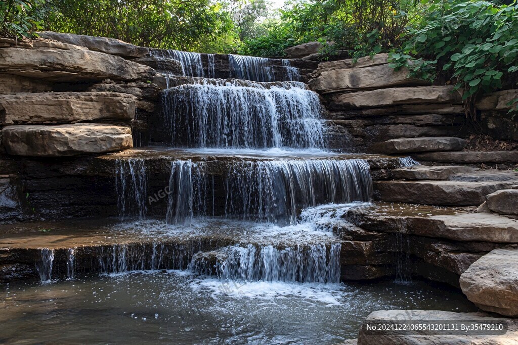 疊瀑水景