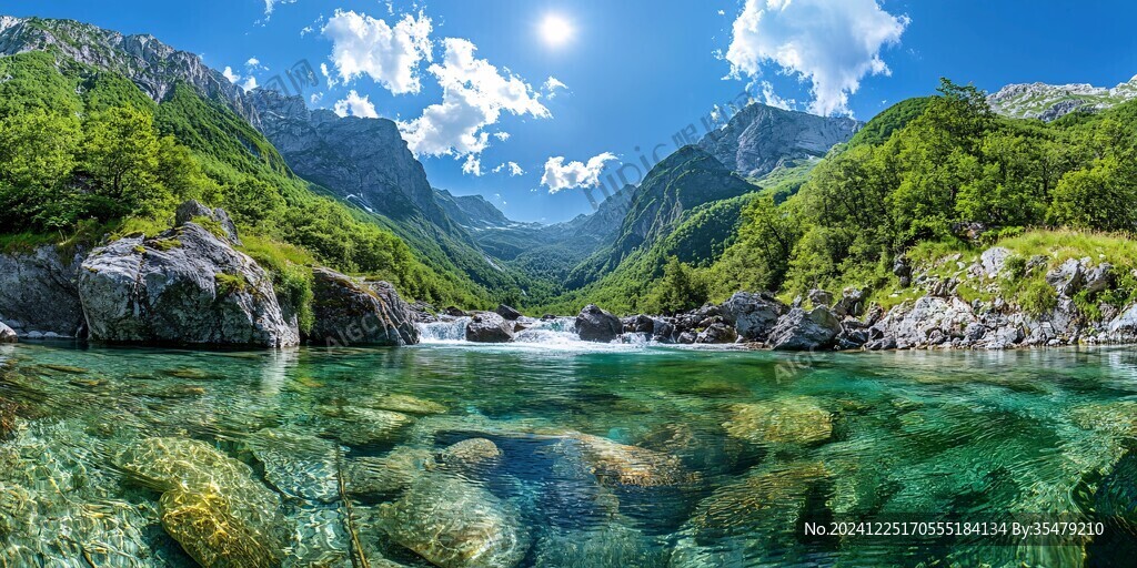 全景大圖山澗溪流