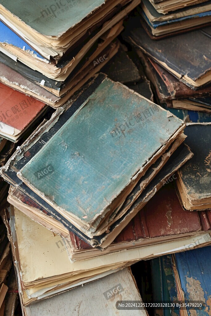一堆舊畫書