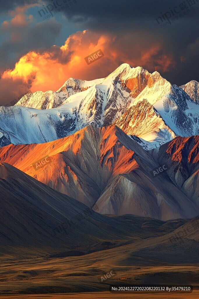 暮色中的昆侖山