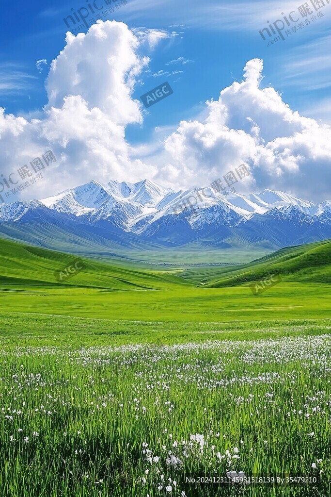 藍天白云山脈草地背景