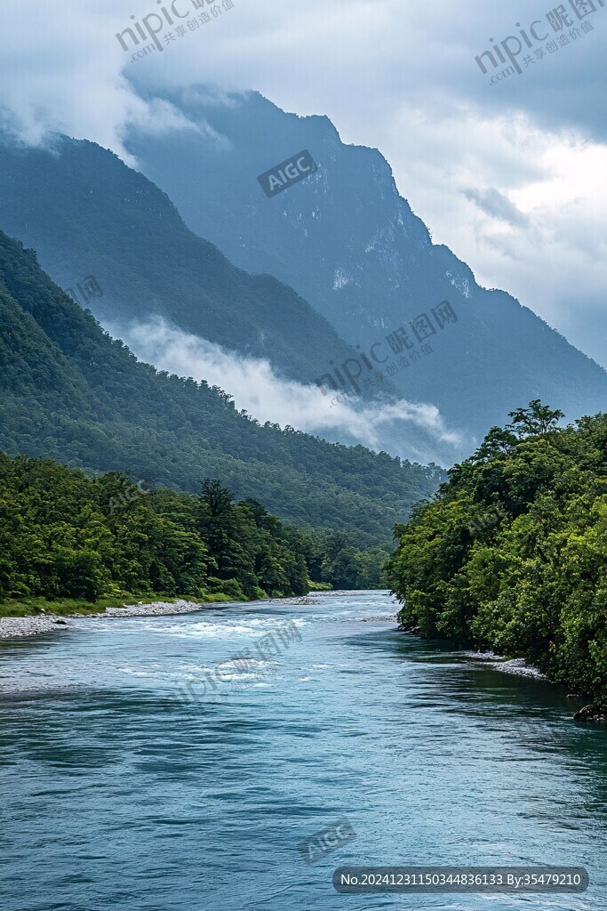 遠山云霧高山大河