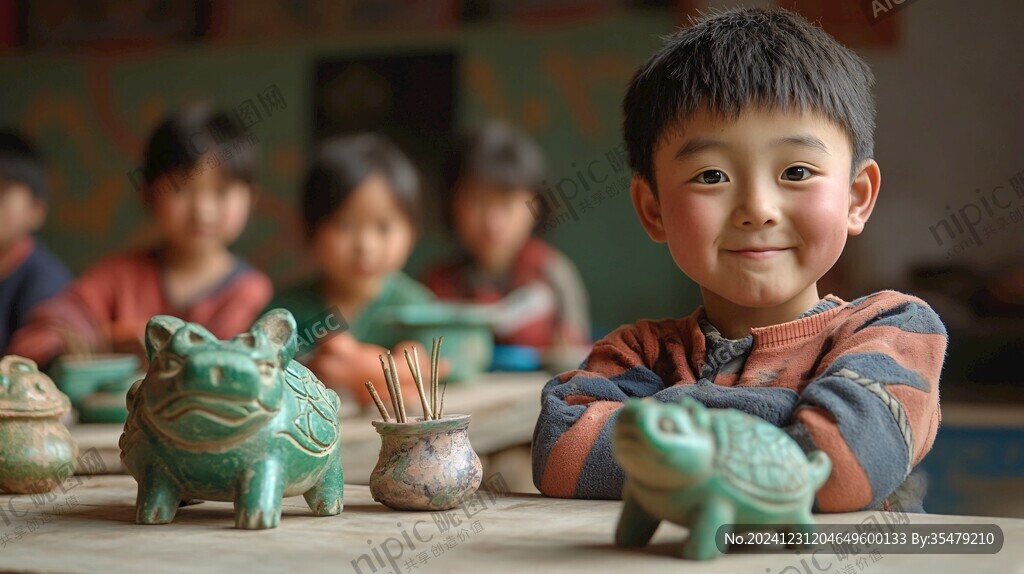 兒童陶藝作品年獸