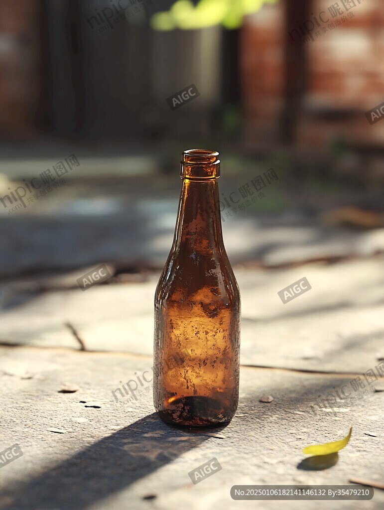 陽光下的玻璃瓶