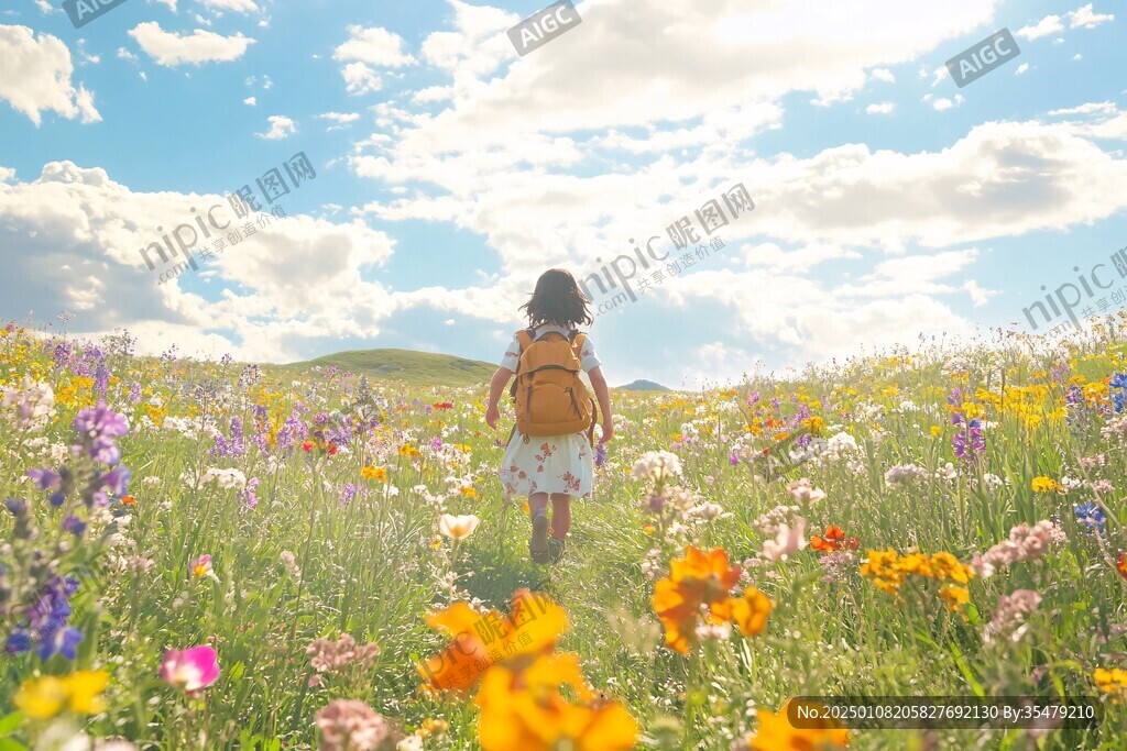 女孩穿過花田