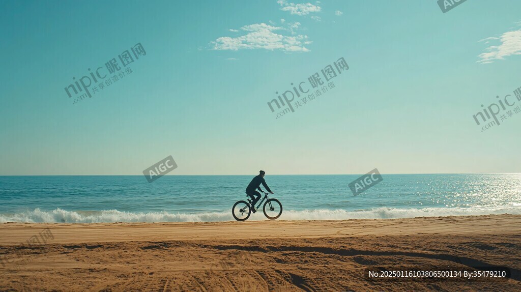海邊騎車的人