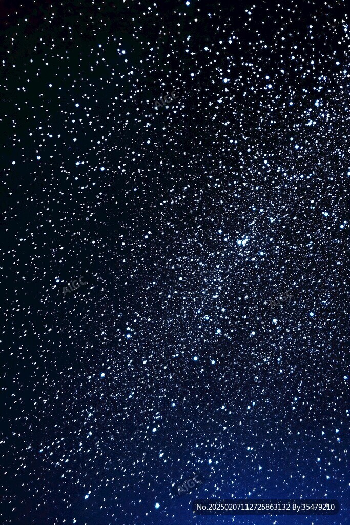 深藍(lán)色星光點(diǎn)點(diǎn)