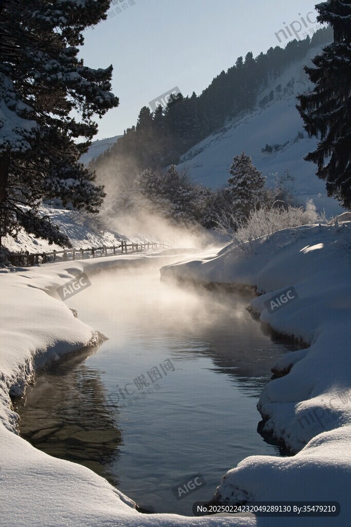 大山大川雪景