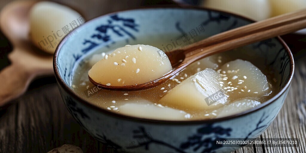 美味銀耳羹 撒上白芝麻 健康滋養(yǎng) 享受美味