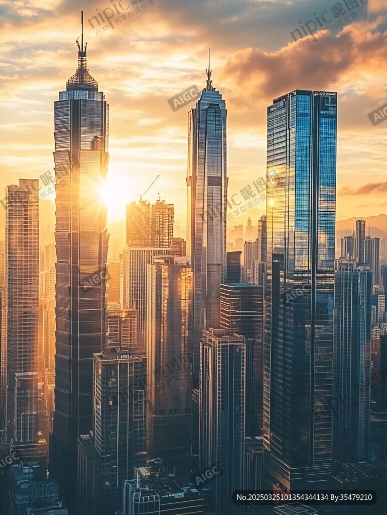 夕陽下的繁華都市天際線