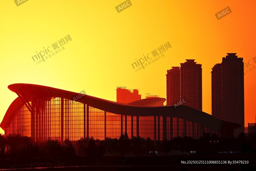 夕陽下的現代建筑景觀