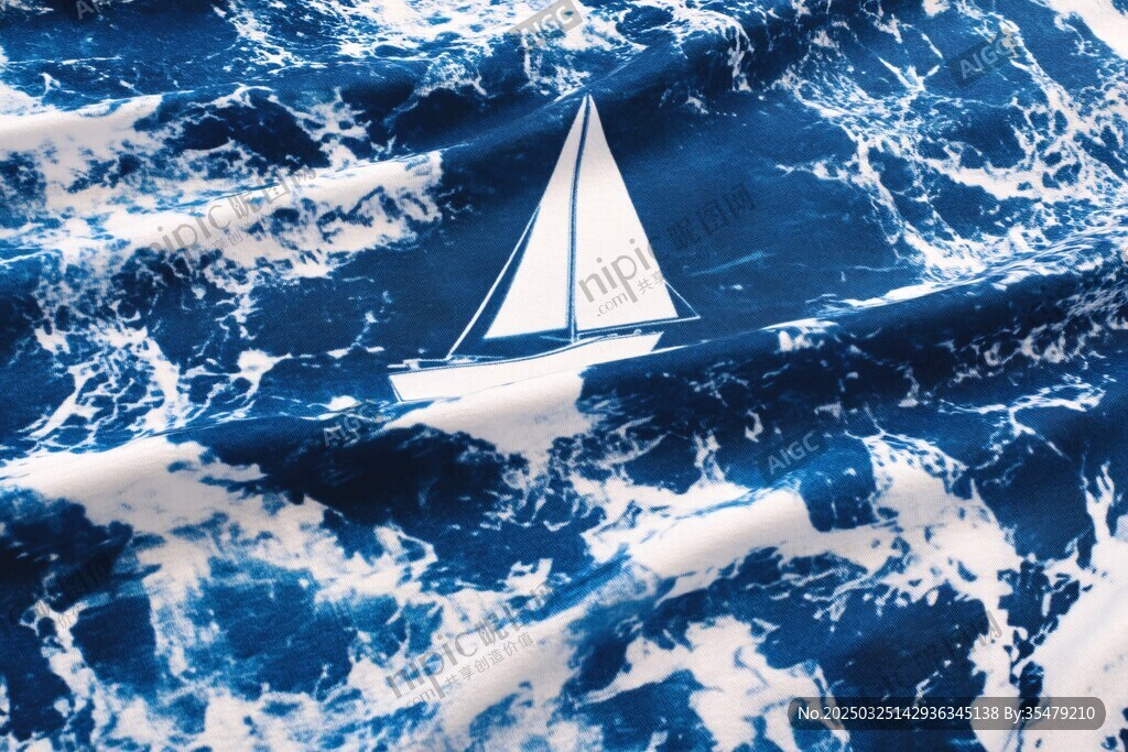 海上白帆船在波濤中穿行