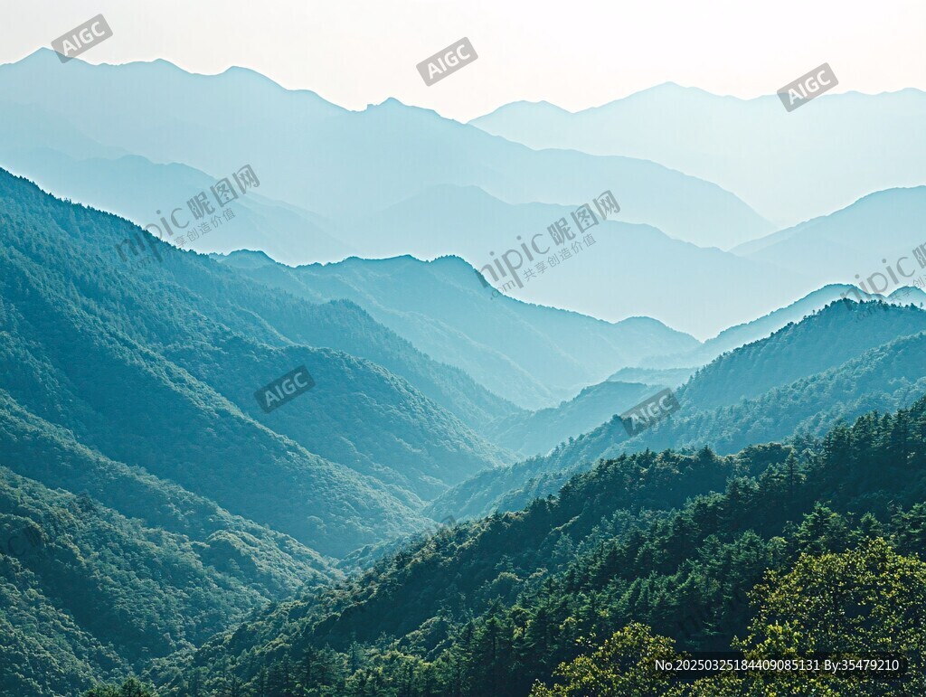 青山疊翠的壯闊山景