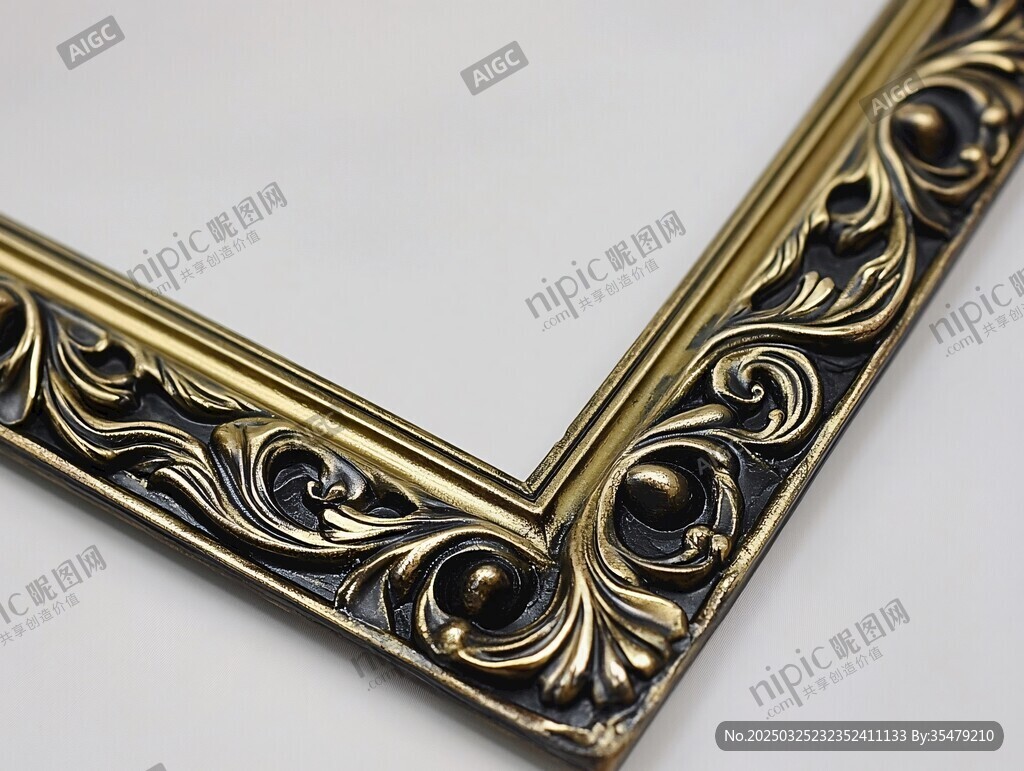 復(fù)古雕花金色畫框邊角