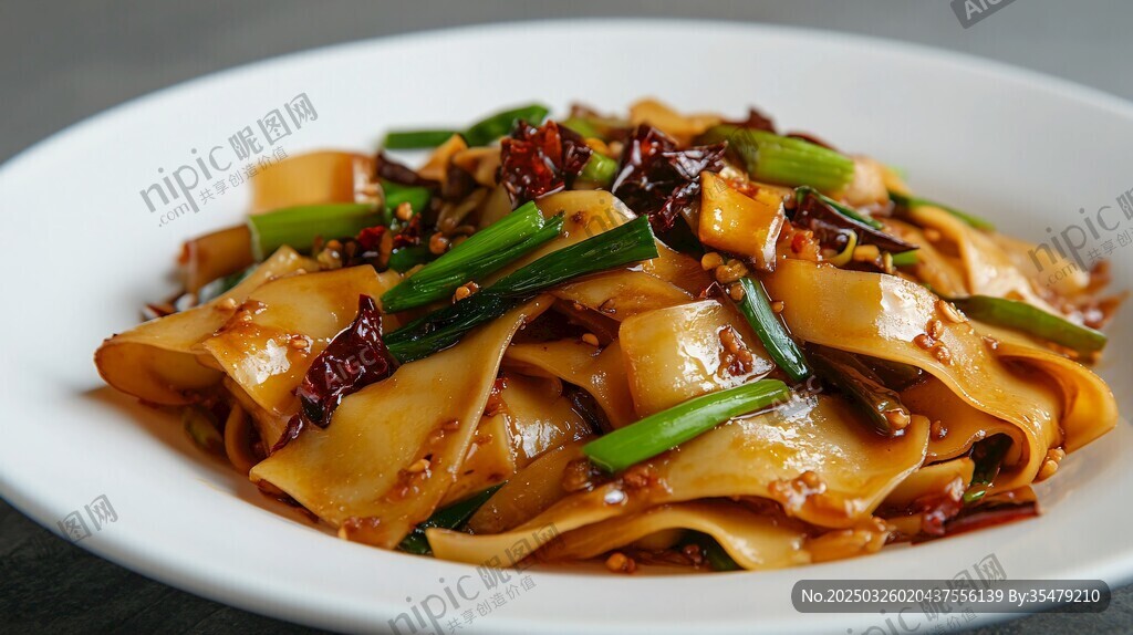 香辣寬面 誘人美味面食