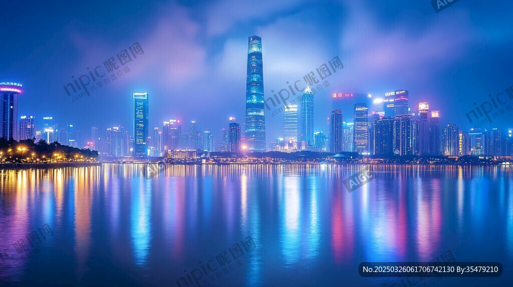 璀璨都市夜景映照于水面