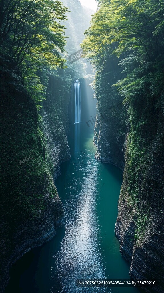 峽谷飛瀑 自然靈秀之境