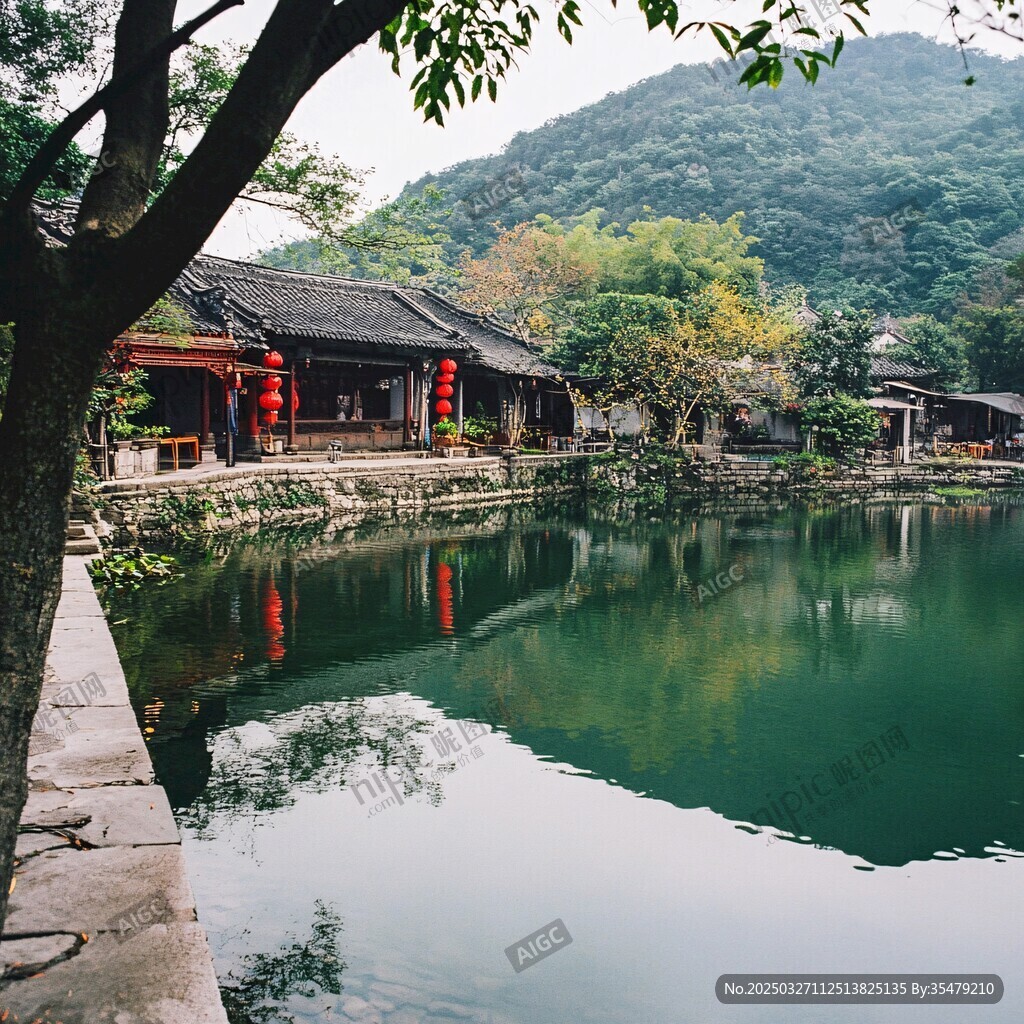 湖畔古居 青山綠水好風光