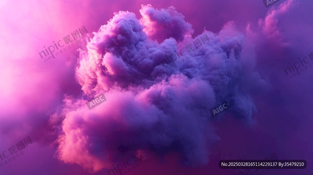 夢幻紫粉色天空中的云朵