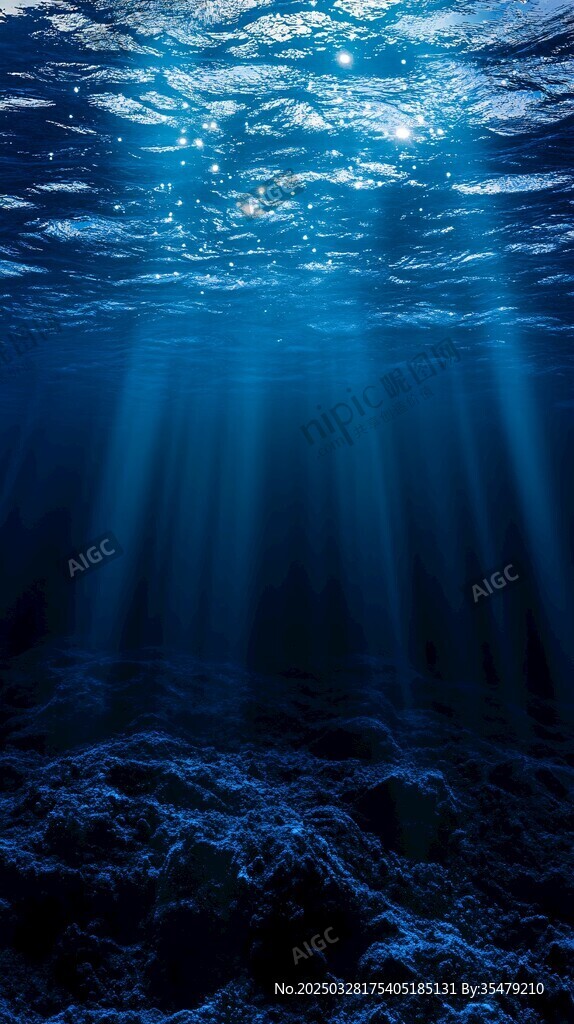 海底陽光灑落夢幻景象