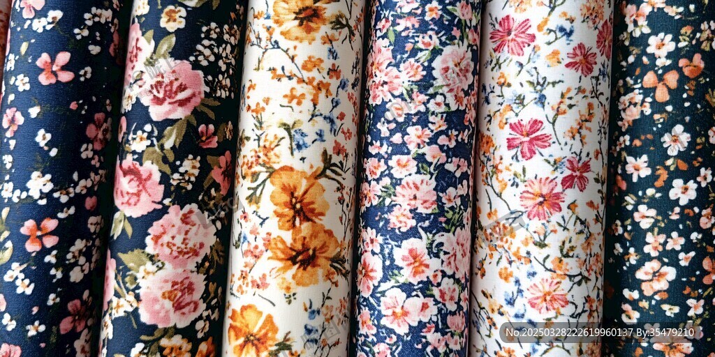 多彩花卉圖案布料展示