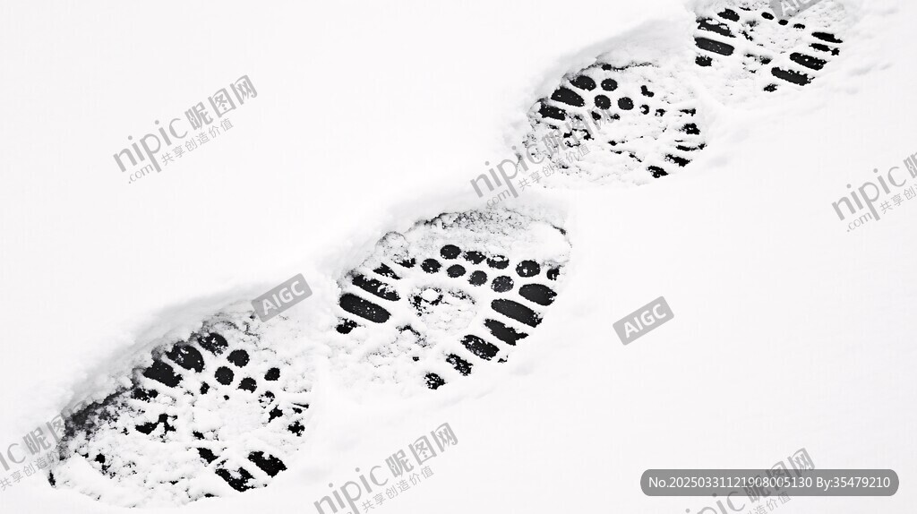 雪地上的清晰腳印