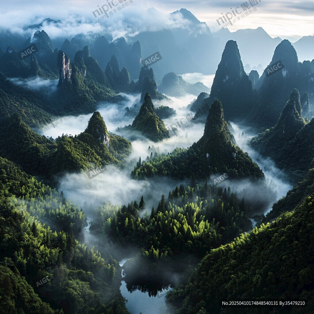 水墨群山間的夢幻山水景