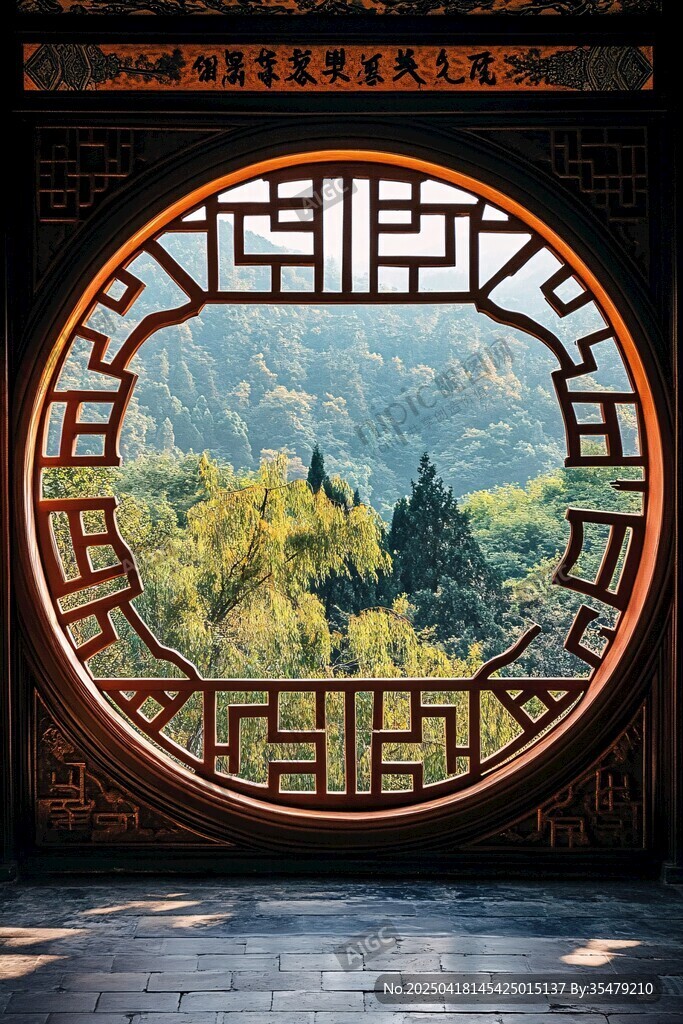中式圓窗映景古韻悠然