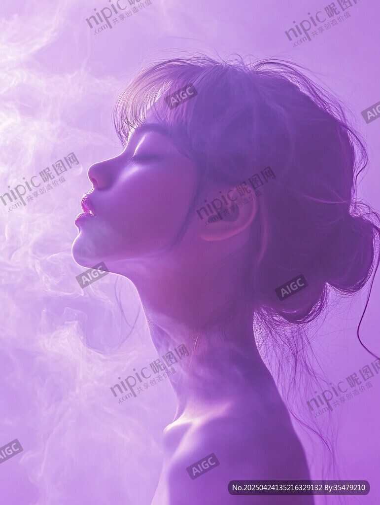 夢幻紫調下的柔美女性側影