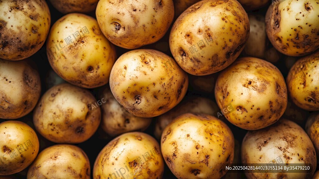 新鮮土豆堆疊特寫(xiě)