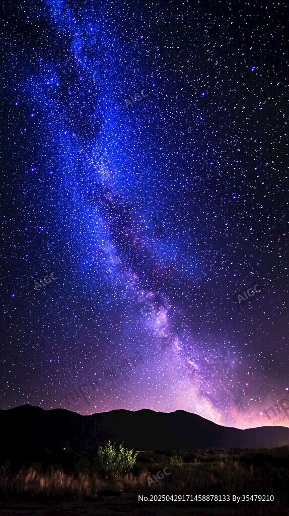 璀璨星河下的靜謐山川
