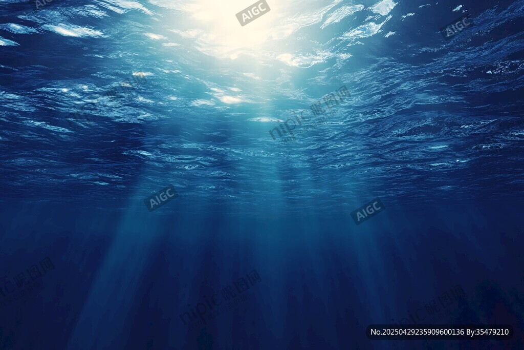 海底陽光穿透的夢幻景象