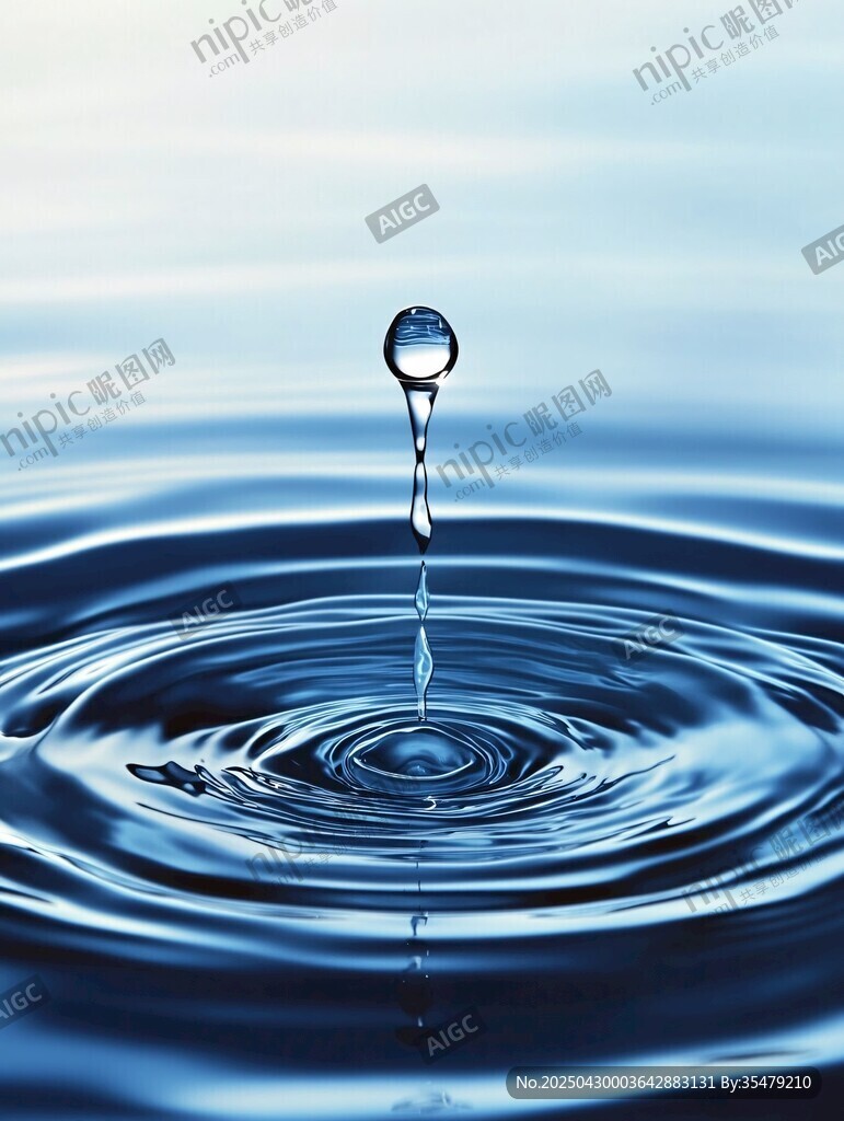 水滴入水泛起美麗漣漪