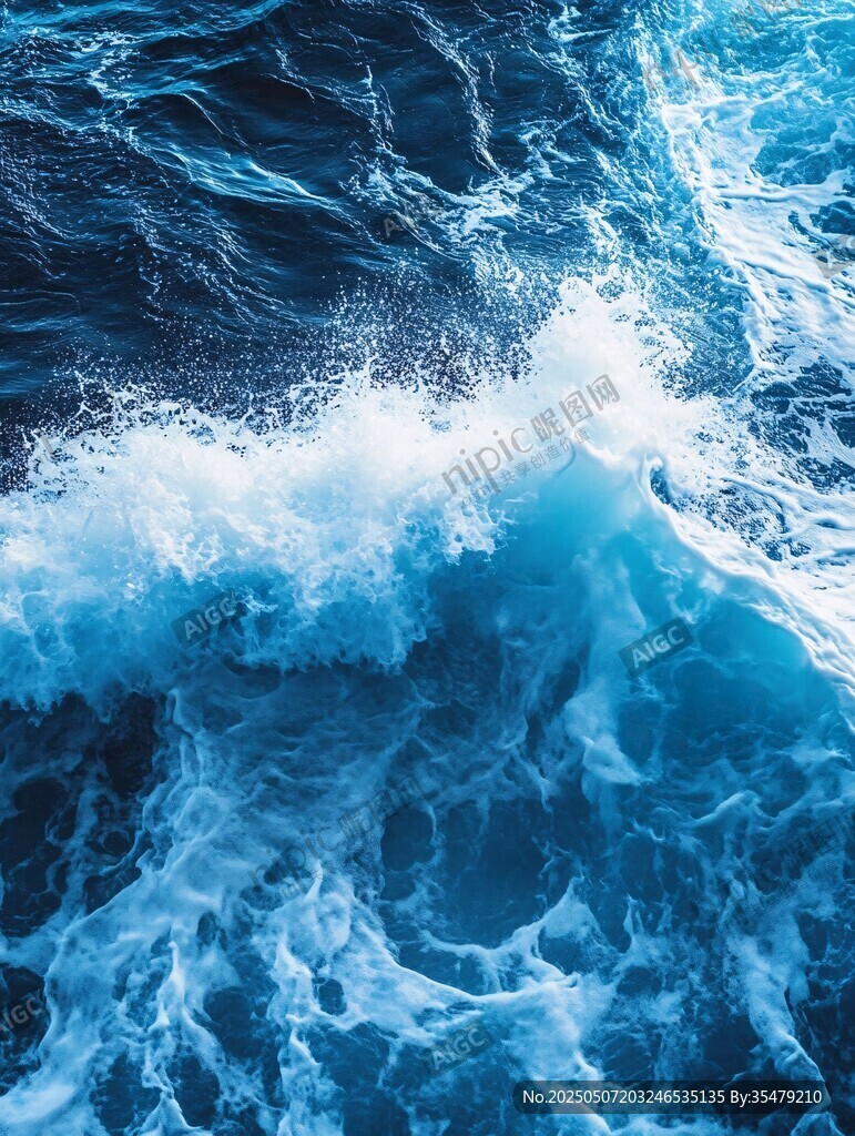 藍(lán)色海浪的澎湃瞬間